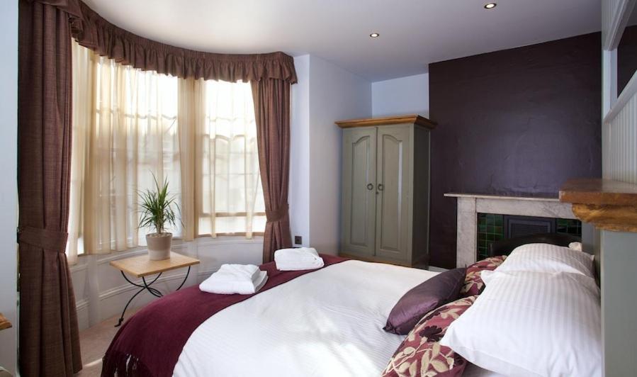Cargo Hotel Southampton Room photo
